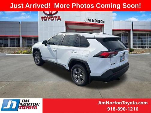 2024 Toyota RAV4 Hybrid XLE