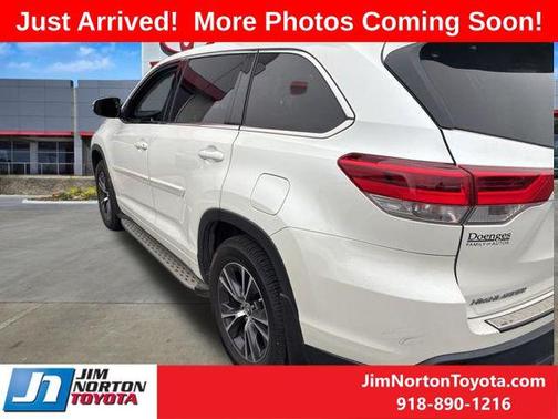 Blizzard Pearl 2018 Toyota Highlander LE Plus