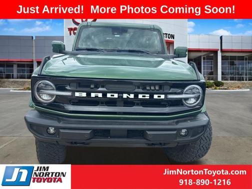 Eruption Green Metallic 2023 Ford Bronco Outer Banks