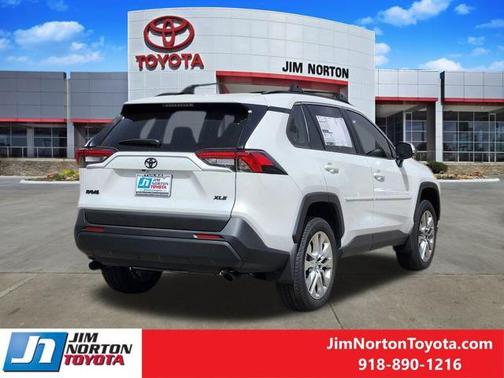 2025 Toyota RAV4 XLE Premium