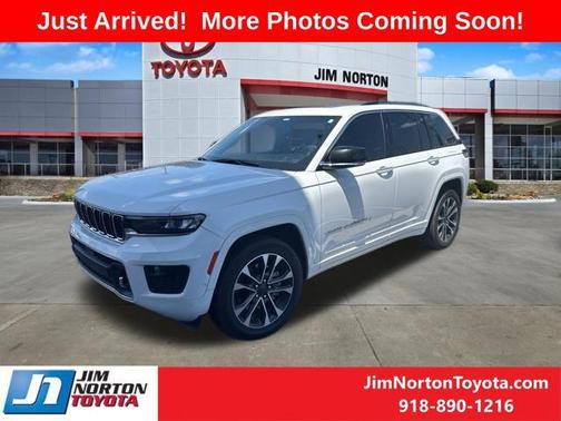 Bright White Clearcoat 2022 Jeep Grand Cherokee Overland