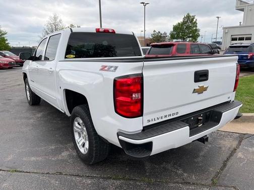 Photo 3 of 9 of 2017 Chevrolet Silverado 1500 LT