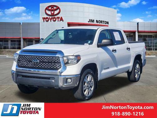Super White 2018 Toyota Tundra SR5
