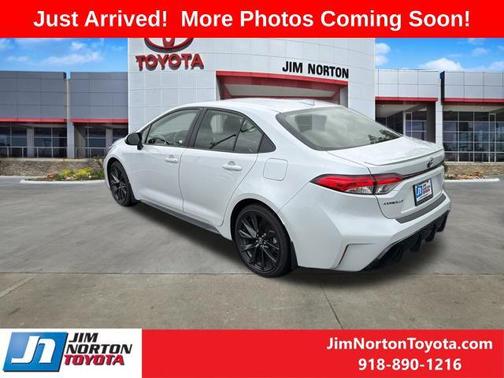 Wind Chill Pearl 2025 Toyota Corolla Hybrid SE