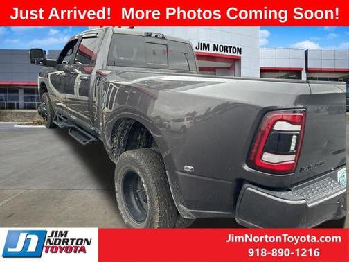 Granite Crystal Metallic Clearcoat 2024 RAM 3500 Laramie Crew Cab 4x4 8' Box