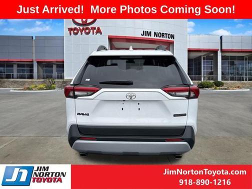 Ice Cap 2024 Toyota RAV4 Adventure