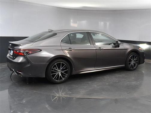 Predawn Gray Mica 2022 Toyota Camry SE