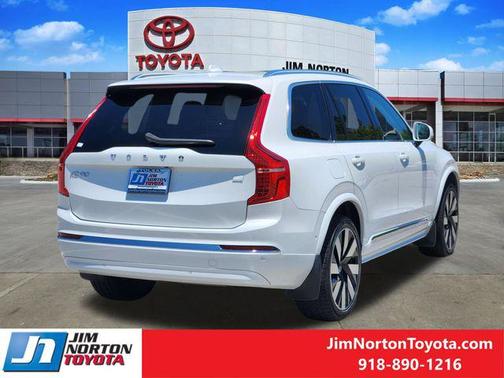 Crystal White Metallic 2023 Volvo XC90 Recharge Plug-In Hybrid T8 Ultimate Bright Theme 7-Seater