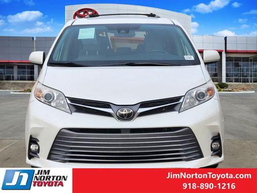 2019 Toyota Sienna XLE