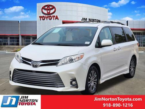 2019 Toyota Sienna XLE