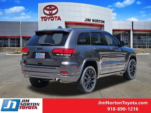 2017 Jeep Grand Cherokee Altitude