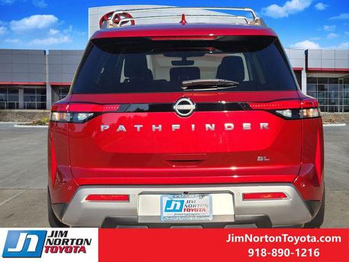 2023 Nissan Pathfinder SL FWD