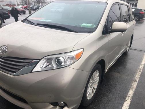 2015 Toyota Sienna XLE