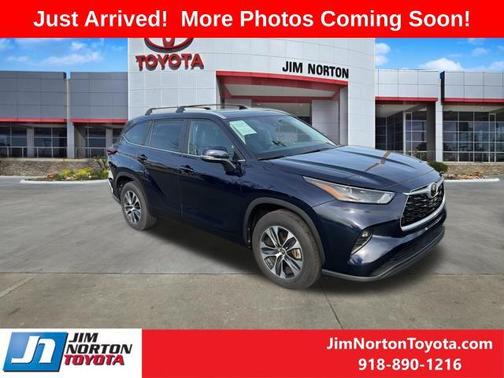 2024 Toyota Highlander LE