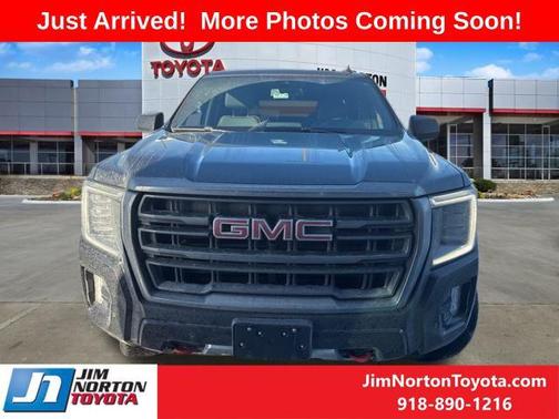 2022 GMC Yukon 4WD AT4