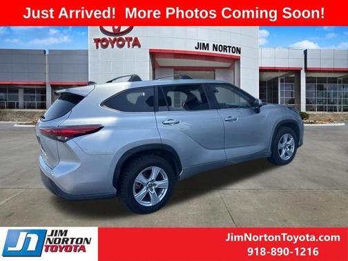 Celestial Silver Metallic 2023 Toyota Highlander LE