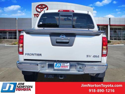 Glacier White 2019 Nissan Frontier SV