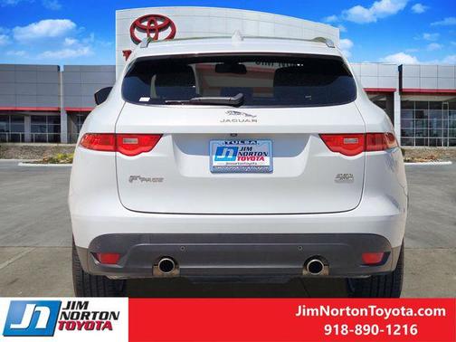 Yulong White Metallic 2018 Jaguar F-PACE 35t Portfolio