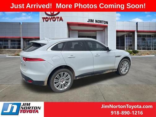 Yulong White Metallic 2018 Jaguar F-PACE 35t Portfolio
