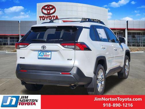 2025 Toyota RAV4 XLE Premium
