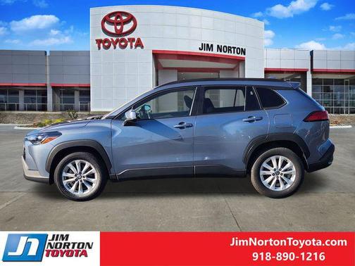 2024 Toyota Corolla Cross LE