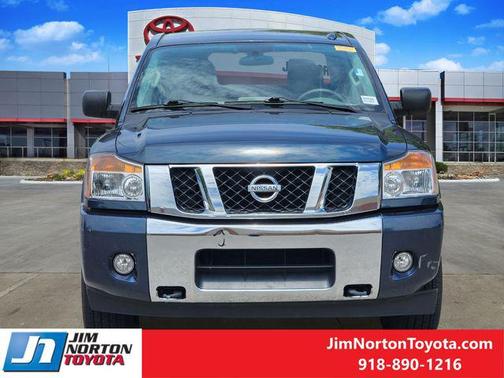 2015 Nissan Titan SV