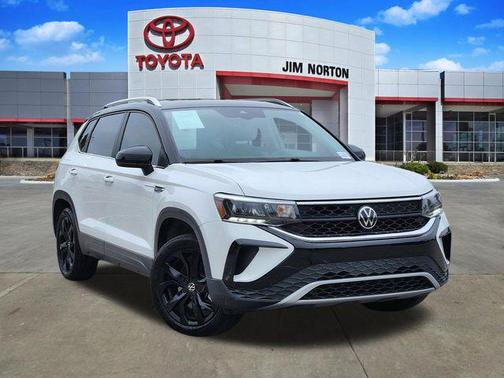 Pure White 2023 Volkswagen Taos 1.5T SE