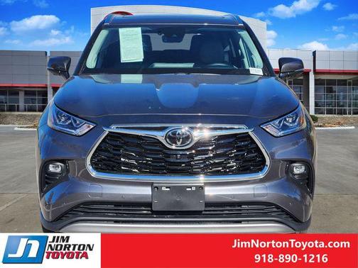 2025 Toyota Highlander Platinum