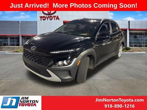 2022 Hyundai KONA SEL