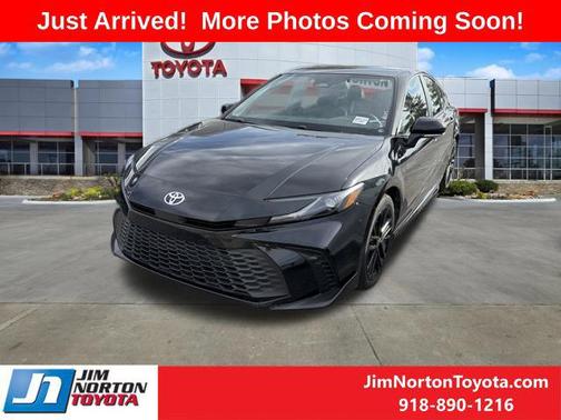Midnight Black Metallic 2026 Toyota Camry SE