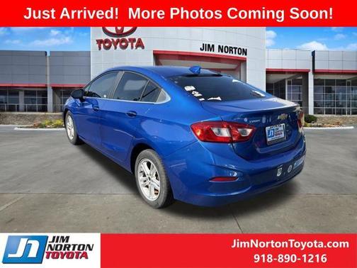 Kinetic Blue Metallic 2017 Chevrolet Cruze LT