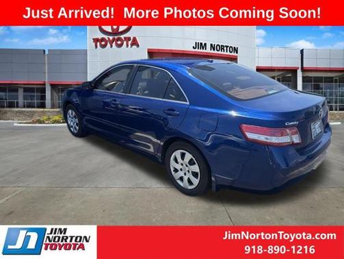Blue Ribbon Metallic 2010 Toyota Camry LE