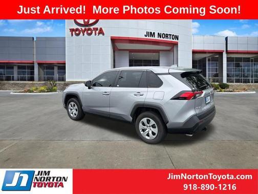 Silver Sky Metallic 2024 Toyota RAV4 LE
