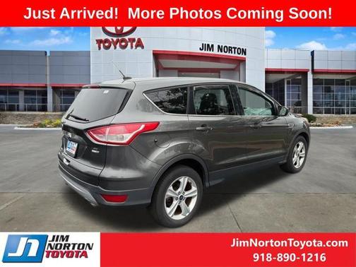 Ruby Red Metallic Tinted Clearcoat 2015 Ford Escape SE