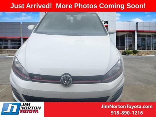 2016 Volkswagen Golf GTI 2.0T SE 4-Door