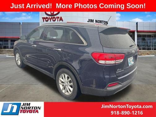 2018 Kia Sorento LX