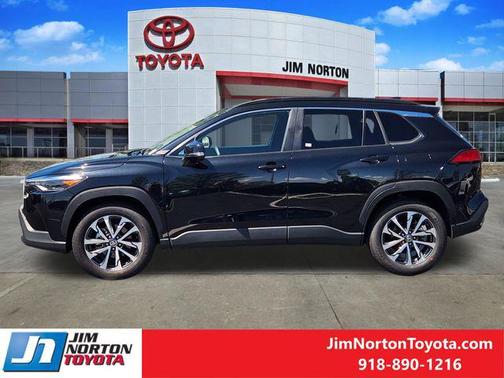 2025 Toyota Corolla Cross XLE