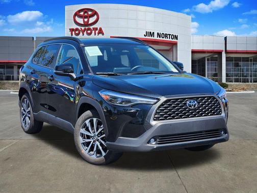 2025 Toyota Corolla Cross XLE