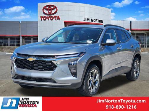 Sterling Gray Metallic 2025 Chevrolet Trax LT