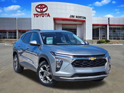 Sterling Gray Metallic 2025 Chevrolet Trax LT