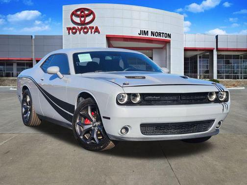 2020 Dodge Challenger SXT