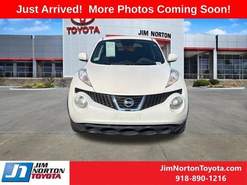 White Pearl 2014 Nissan Juke S