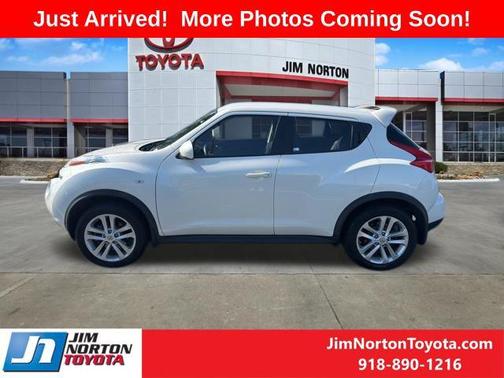White Pearl 2014 Nissan Juke S