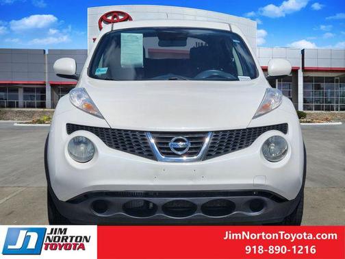 White Pearl 2014 Nissan Juke S