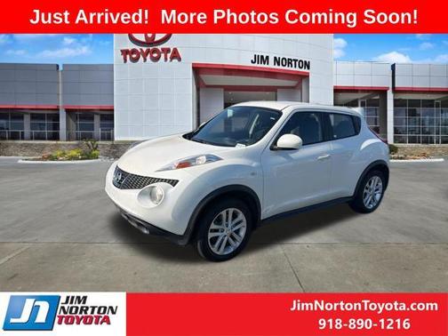 White Pearl 2014 Nissan Juke S