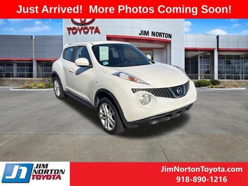 White Pearl 2014 Nissan Juke S