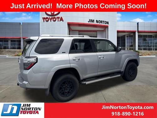 Classic Silver Metallic 2015 Toyota 4Runner SR5