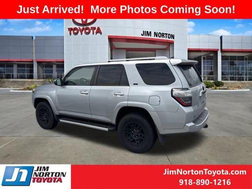 Classic Silver Metallic 2015 Toyota 4Runner SR5