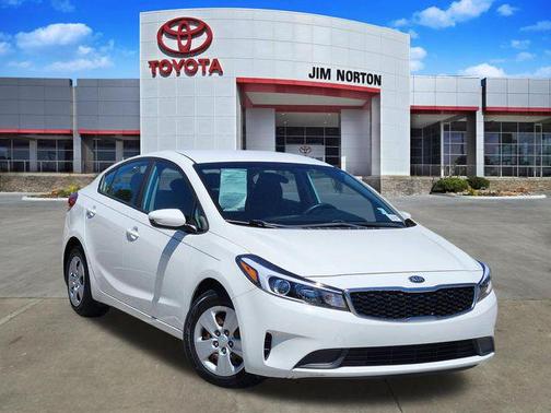 Clear White 2018 Kia Forte LX