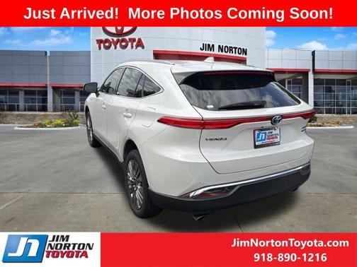 Blizzard Pearl 2021 Toyota Venza Limited